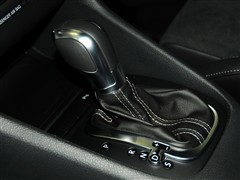 ֮ () ߶() 2011 Golf R
