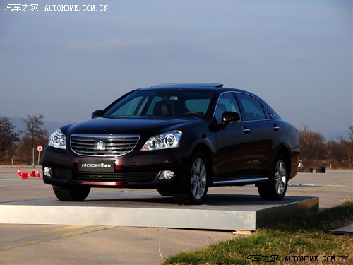 ֮ һ ʹ 2010 V6 3.0 Royal Saloon 
