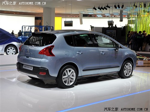  () 3008 2012 HYbrid4